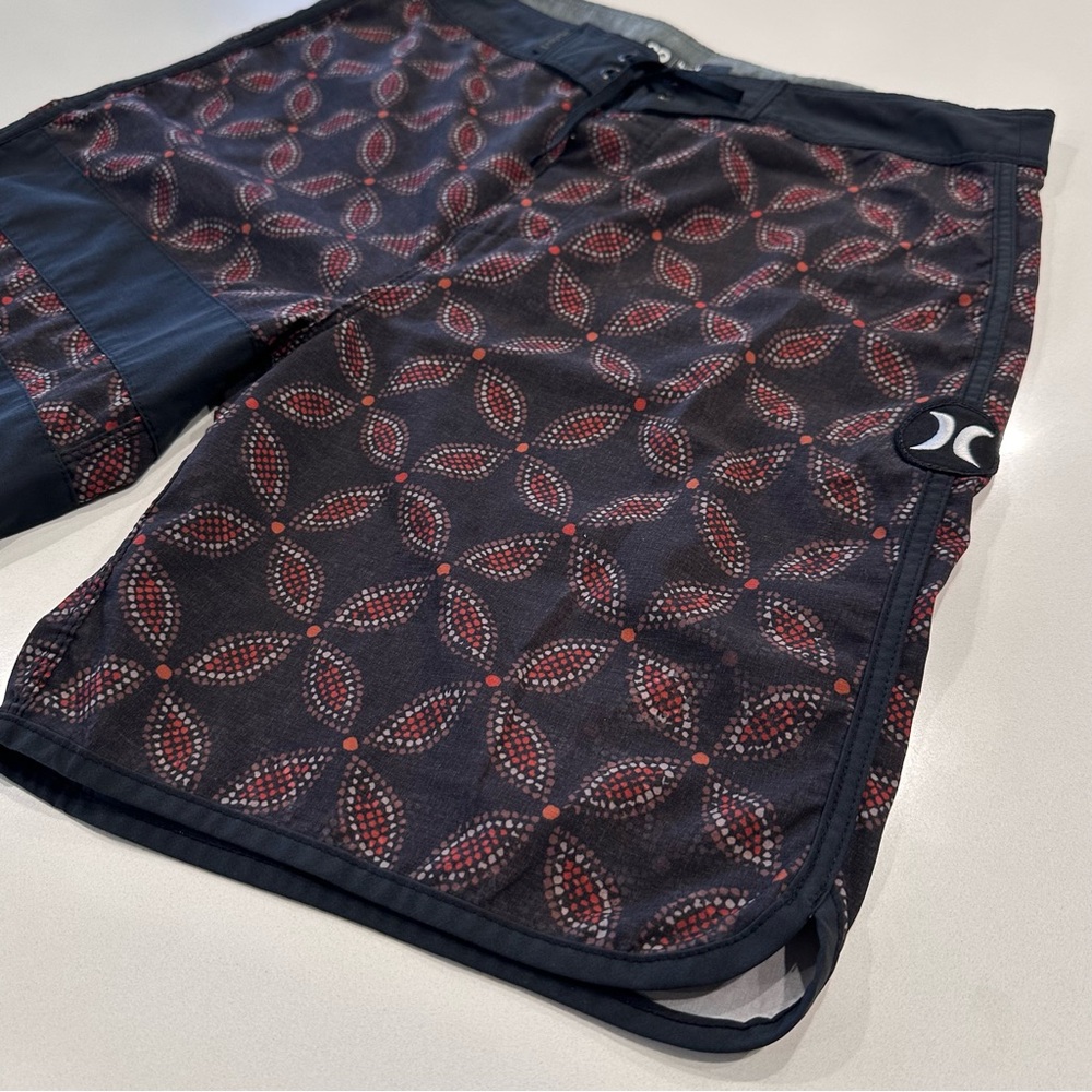 Hurley Black Geometric Swim Board Shorts Size 29 - Picture 7 of 8